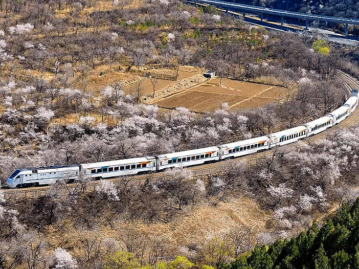 拉林鐵路